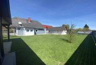 Tolles Mietwohnhaus mit Nebengebäude und Gartenhütte samt Sitzlaube an einer Sackgasse.