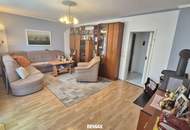 Bad Aussee: Ein,- Zweifamilienhaus mit 2 Balkonen, Terrasse, 3 Garagen, Gartenhütte