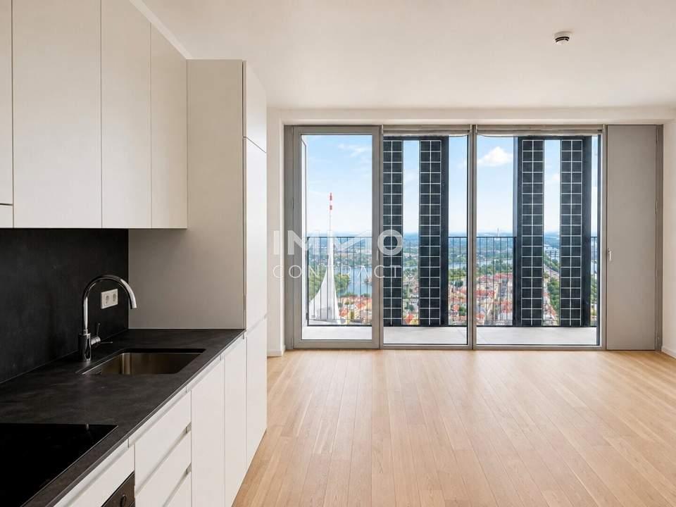 33. Etage DC2 Tower: 10sqm Loggia - Studio-Highlight
