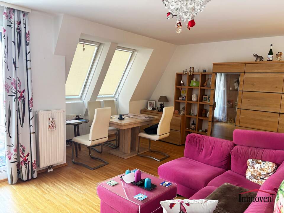 TOPLAGE - Helle 2-Zimmerwohnung mit großer Freifläche (Mietbeginn 01.08.2026)