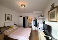 Viel barrierefreier Wohnraum, Platz für gemeinsame Werte und Indoor-Pool // Much barrier-free living-space, room for shared values, and indoor pool //