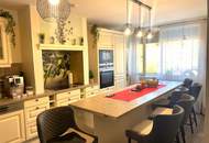 "Ein-/Zweifamilienhaus, neu renoviert, mit 2 Wohnungen (je 120m²) und Pool!"