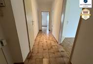 !Separat begehbare zwei Zimmer + große Küche!