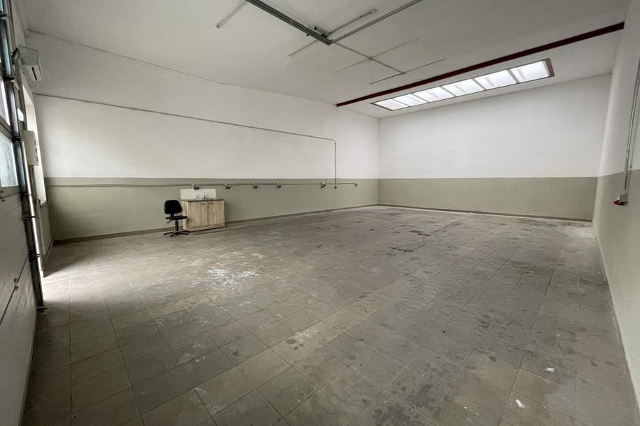 PROVISIONSFREI!!! Geräumige Halle 8 x 12m groß P, Gewerbeobjekt-miete, 900,00,€, 2601 Wiener Neustadt(Land)