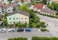 "Doppelhaushälfte-Eckgrundstück- Autobus vor der Türe"