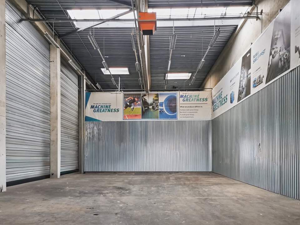 Kombination Lagerhalle 294 m2 mit Büro 113 m2 in Wiener Neudorf