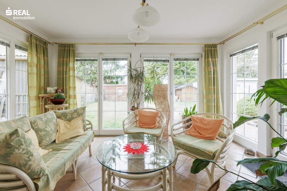 Charmanter 3 Zimmer-Bungalow mit beheiztem Wintergarten, Garage und gepflegter Grünoase! Öffentlich gut angebunden., Haus-kauf, 848.000,€, 1220 Wien 22., Donaustadt