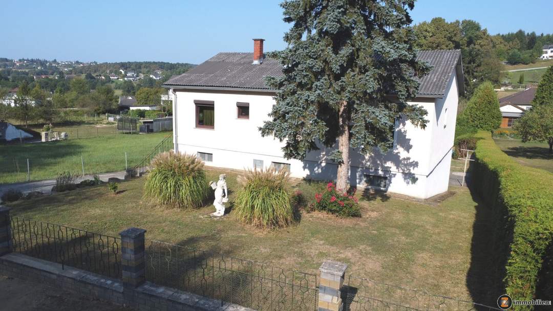 Unterkellertes Einfamilienhaus mit Garage in schöner Wohnlage