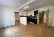Lichtdurchflutete 2-Zimmerwohnung in saniertem Altbauhaus | Best-Lage am Tivoli!