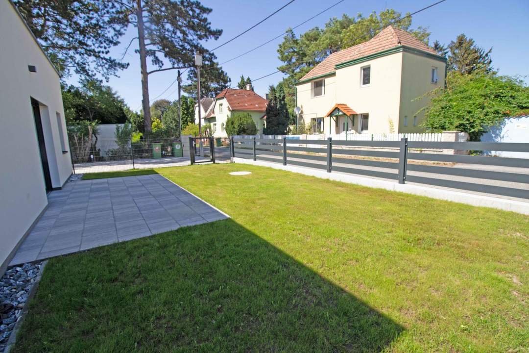 "Doppelhaushälfte + Terrasse + Garten = Glücksformel fürs Leben"