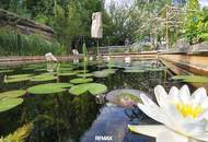 Ein Garten, der bleibt – Zweifamilienhaus mit außergewöhnlichem Naturgarten & Swimmingteich in Gmünd