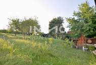 Bauland in sehr ruhiger, idyllischer Dorfmitte, mit Altbestand - Und ein historisches Weinstöckl