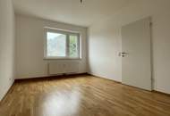 Jetzt mit 360° Rundgang und KI-Visualisierung; Idyllisches Wohnen im Grünen - sehr gemütliche 2-Zimmer-Wohnung lädt zum Entspannen und Wohlfühlen ein - perfekt für Naturliebhaber und ab sofort verfügbar!