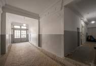 **Hannovermarkt** Renovation Opportunity: 3-Room Period Apartment with Airbnb Potential