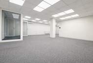 Sichtbare Geschäftsfläche mit großer Glasfront, Seminarraum und Klimaanlage