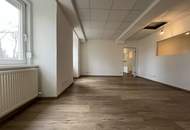 ERSTBEZUG nach RENOVIERUNG + BÜRO + SCHÖNER BLICK in den GARTEN!