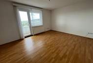 Zentrumsnahe Wohnung mit Küche, Loggia und tollem Ausblick!