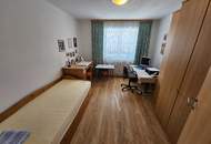 ***OPEN HOUSE Freitag, 27. Juni 2025 13 - 15 Uhr*** Massiv gebauter Bungalow mit Keller und Doppelgarage
