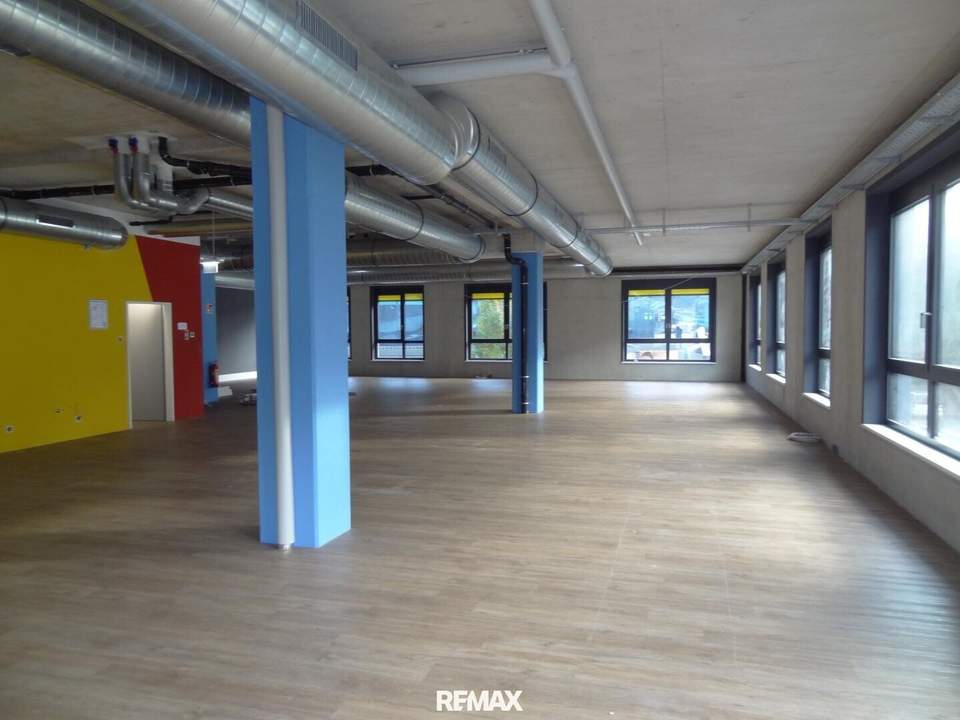 ACHTUNG: Preissenkung! Großzügige und behindertengerecht erreichbare Büro- und Praxisflächen zwischen ca. 210m² und ca. 634m² in sehr guter Frequenzlage von Wörgl zu mieten