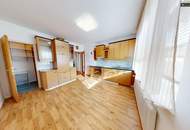 Zweifamilienhaus mit zwei separaten Wohneinheiten, Balkon, Garage und Carport in ruhiger Lage von Knittelfeld