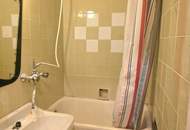 Sanierungsbedürftige 3-Zimmer-Wohnung, 64m², 4. Etage