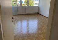 Privat schöne2 Zimmer Wohnung mit Balkon, Parsch