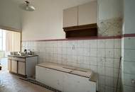 Charmante 2-Zimmer-Altbauwohnung mit Potenzial in zentraler Ruhelage