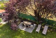 Einfamilienhaus mit großem Garten, sehr guter öffentlicher Anbindung und ausgezeichneter Infrastruktur in der Nähe des Badesees.