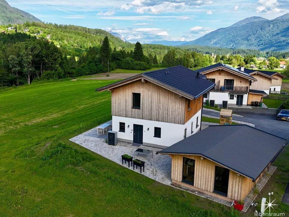 Wunderschöne Liegenschaft in absoluter Ruhe- und Sonnenlage.