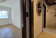 Großzügig konzipierte Wohnung * Loggia * KFZ Garagenplatz * Sauna * sanierungsbedürftig