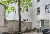 In Bestlage nahe Karmelitermarkt: Zentral begehbare Maisonette-Altbauwohnung in sehr gepflegtem Zustand und freiem Blick