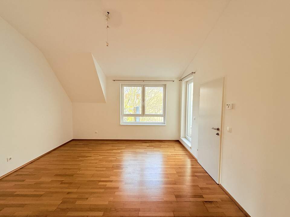 Gepflegte 2-Zimmer Dachgeschosswohnung in ruhiger aber gut angebundener Lage