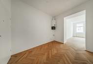 Stilvoller Erstbezug – hochwertig sanierte Altbauwohnung in ruhiger Lage!