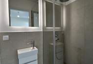 ERSTBEZUG NACH SANIERUNG! Topmoderne 5-Zimmer DG-Maisonette mit 3 Terrassen, Galerie + inkl. Tiefgaragenplatz!