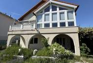 Außergewöhnliches Einfamilienhaus mit zwei Wohneinheiten, Garten und Gästehaus – am Ortsrand im Grünen und dennoch stadtnah