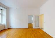 2-Zimmer-Wohnung mit großzügiger Loggia in saniertem Altbau