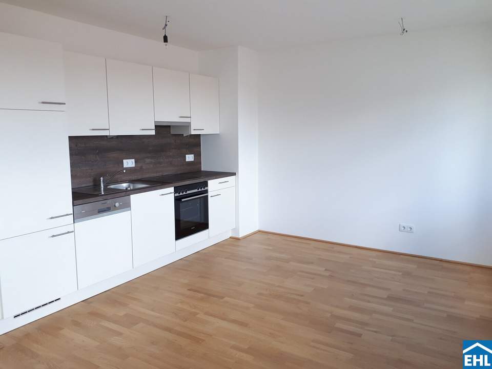 Schöne 2 Zimmer Wohnung mit Loggia in zentraler Lage