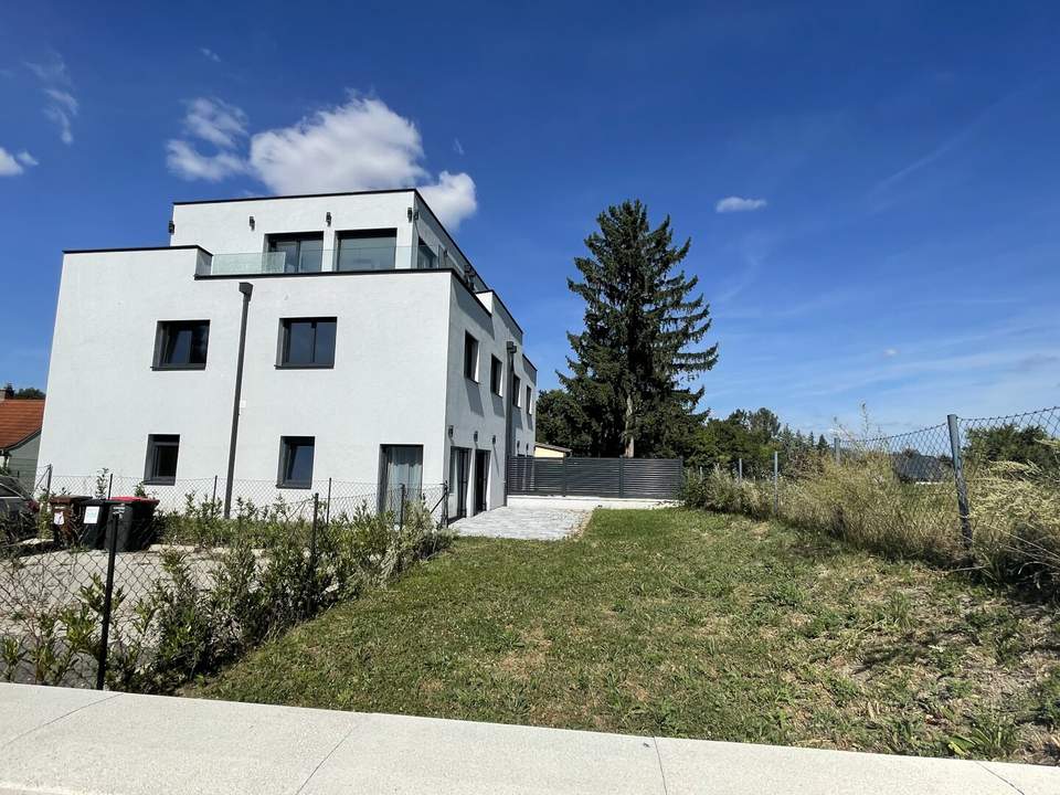 PROVISIONSFREI! Wunderschöne Doppelhaushälfte mit ca. 160m² Wfl., 5 Zi, Garten, Terrasse, 2 Stellplätze in der Nähe von Wiener Neustadt