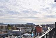 Ihr Traum-Penthouse in Graz-Gösting wartet! Lassen Sie sich von atemberaubendem Schlossbergblick, einer großzügigen Dachterrasse und Komfort mit Tiefgarage und Kellerabteil verzaubern.