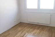 ABSOLUTE RUHELAGE UND EINFACH PERFEKT - große Dachgeschosswohnung mit mehreren Freiflächen! (Mietbeginn 01.06.2026)