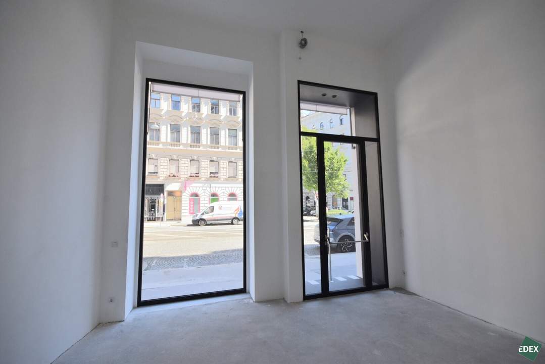 ERSTBEZUG | Verkaufsfläche mit guter Sichtbarkeit und Galerie