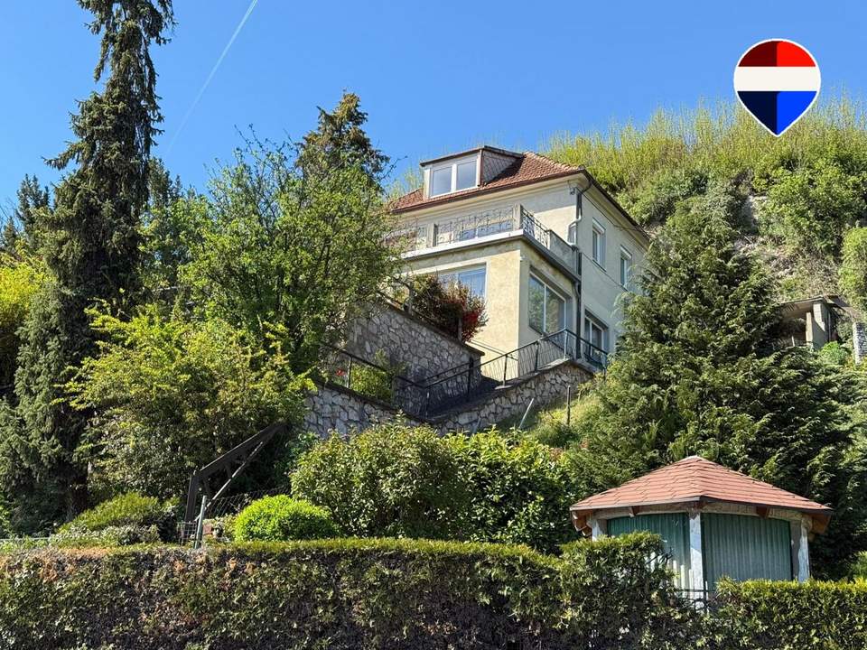Wohnen in einzigartiger Aussichtslage in Steyr - Teilsaniert !