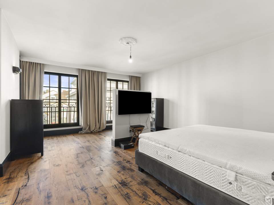 Luxuriöse Etagenwohnung mit sonniger Terrasse in bester Innenstadtlage