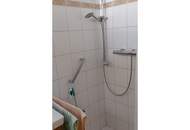 Traumhafte 2 1/2 Zimmer Wohnung in idealer Lage mit TG- und Außen-Stellplatz