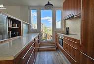 Exklusive Dachgeschosswohnung mit 360° Blick über die Dächer