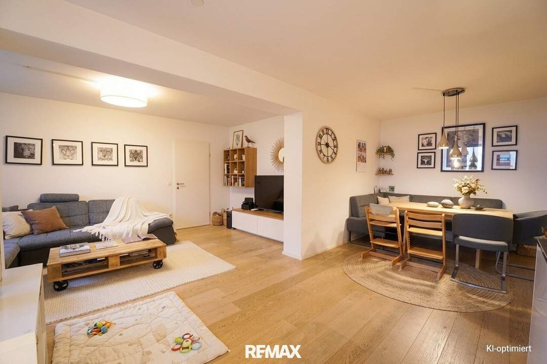 Gepflegte 3.Zi.-Wohnung mit Loggia und Balkon (Top 6)