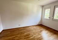 Neuer Preis! Schöne, große 4 Zimmer Wohnung mit großer Terrasse. Provisionsfrei!