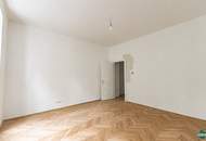 NEU IN DER VERMARKTUNG: Sanierte Altbauwohnung mit Balkon nahe der Schmerz – fast fertiggestellt