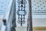 Familienwohnung in privatem Haus! Garagenplatz direkt im Haus!