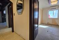 Großzügig konzipierte Wohnung * Loggia * KFZ Garagenplatz * Sauna * sanierungsbedürftig